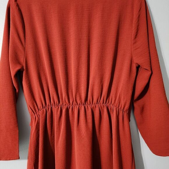 Timing V-Neck Long Sleeve Dress - Picture 4 of 12